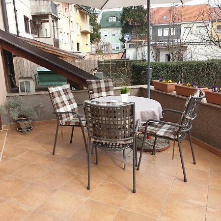זאגרב Apartments Ziher מראה חיצוני תמונה