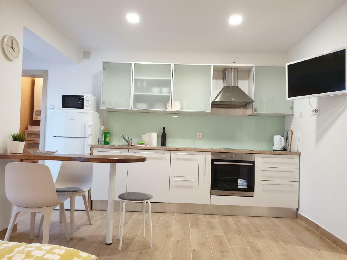 זאגרב Apartments Ziher מראה חיצוני תמונה