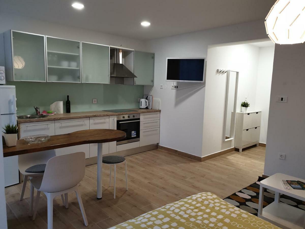 זאגרב Apartments Ziher מראה חיצוני תמונה