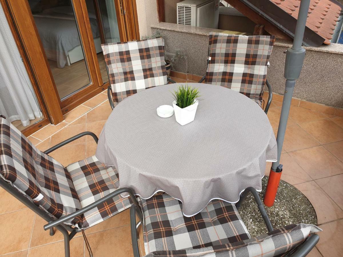 זאגרב Apartments Ziher מראה חיצוני תמונה